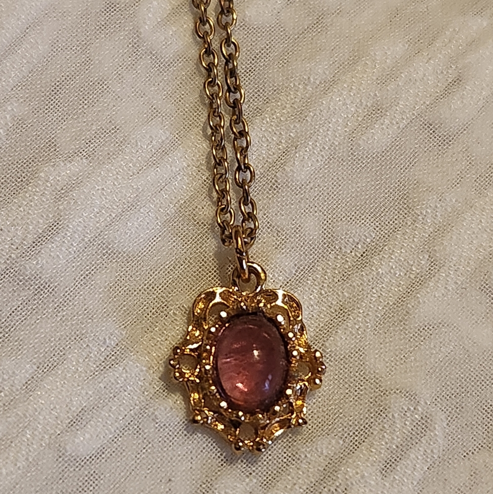 Vintage Ronte of Beverly Hills Gold Tone Florentine Amethyst Necklace